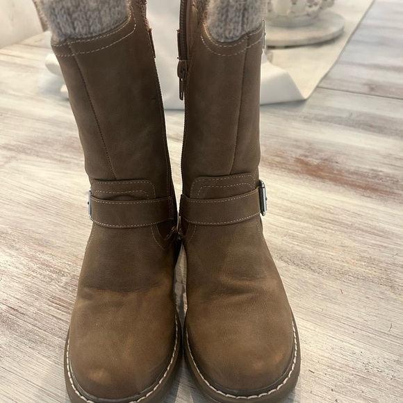 Brown Kids Boots with Buckle Detail - Picture 2 of 3